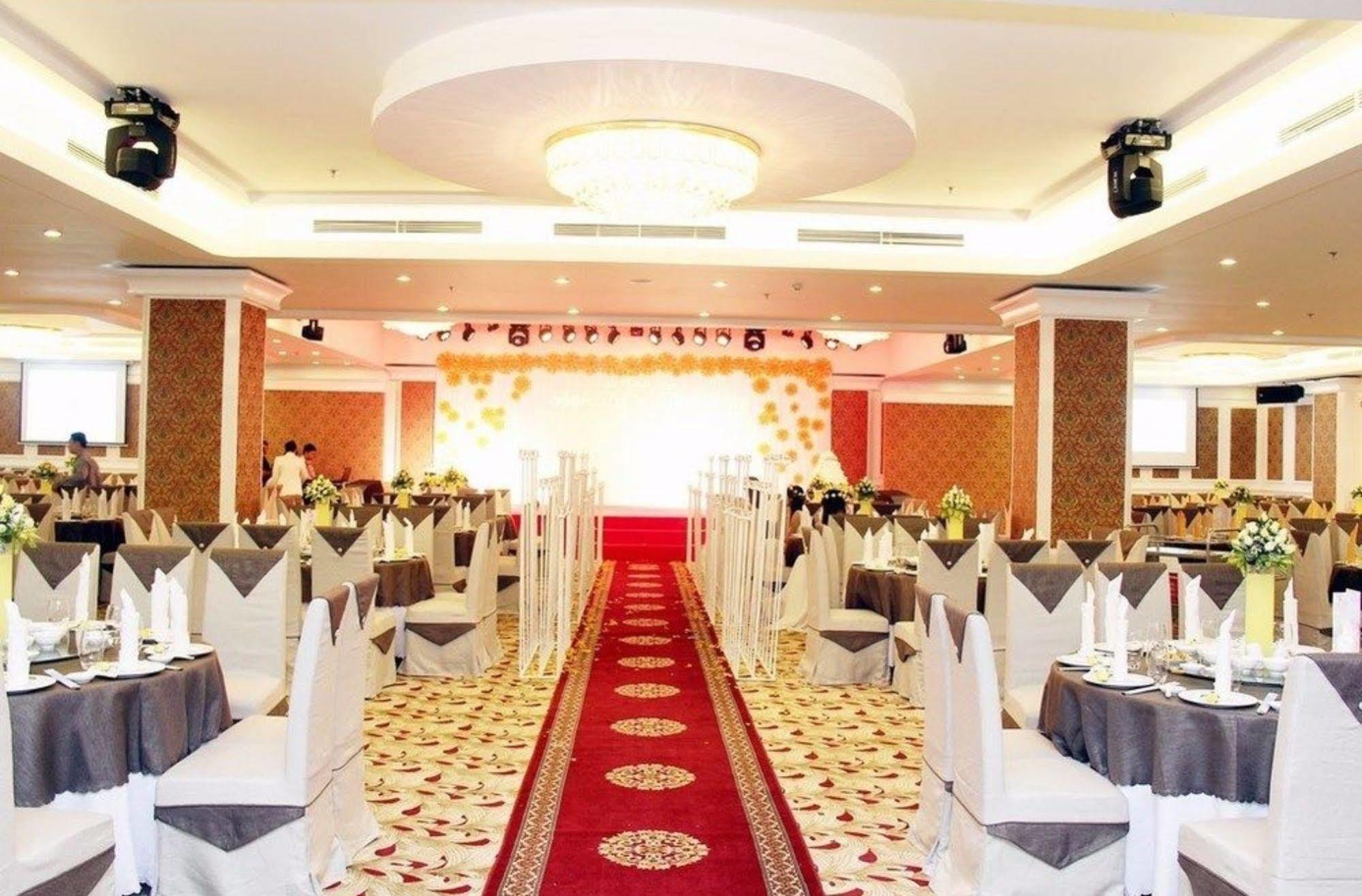Petro Hotel Вунгтау Экстерьер фото