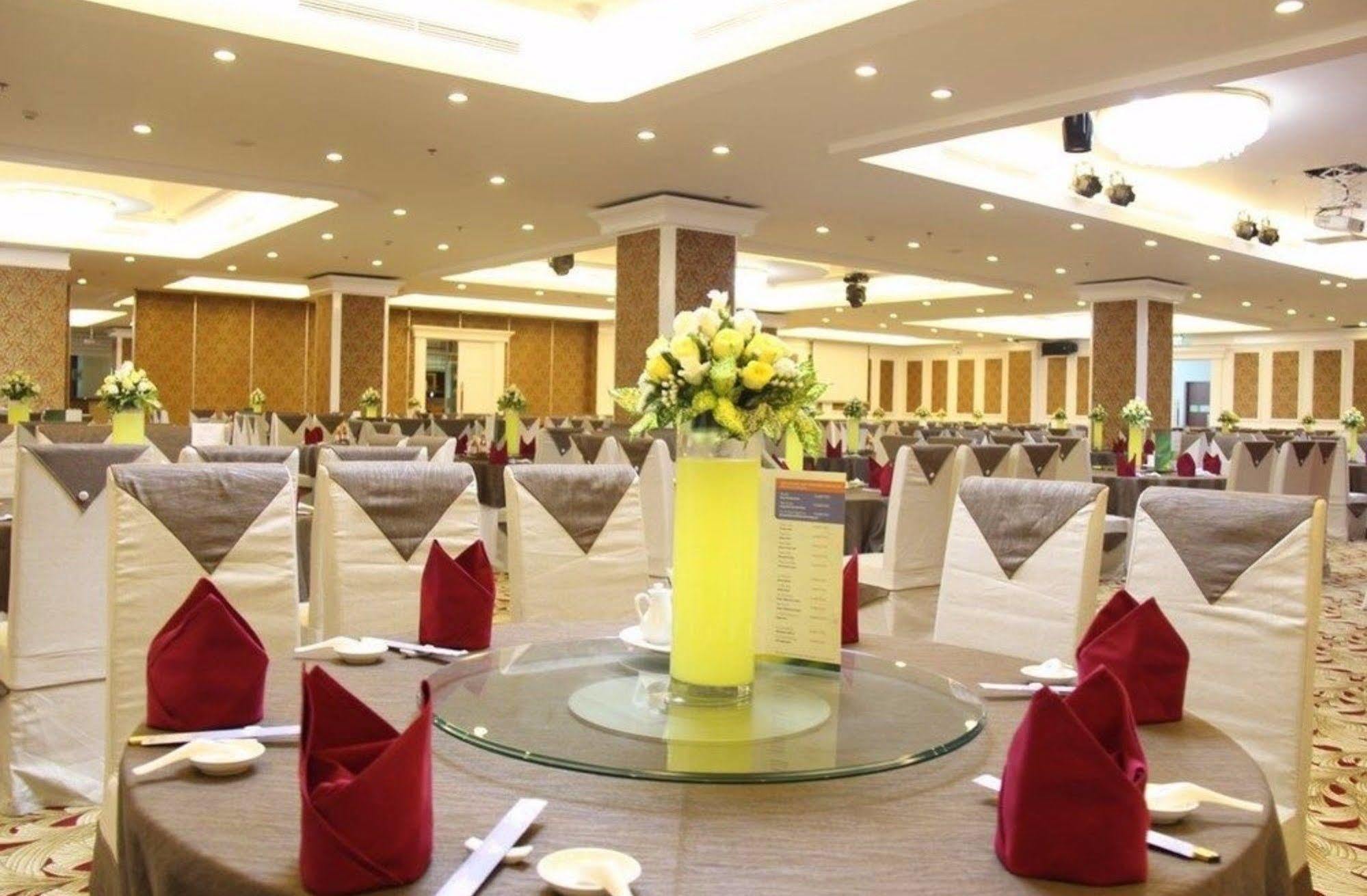 Petro Hotel Вунгтау Экстерьер фото