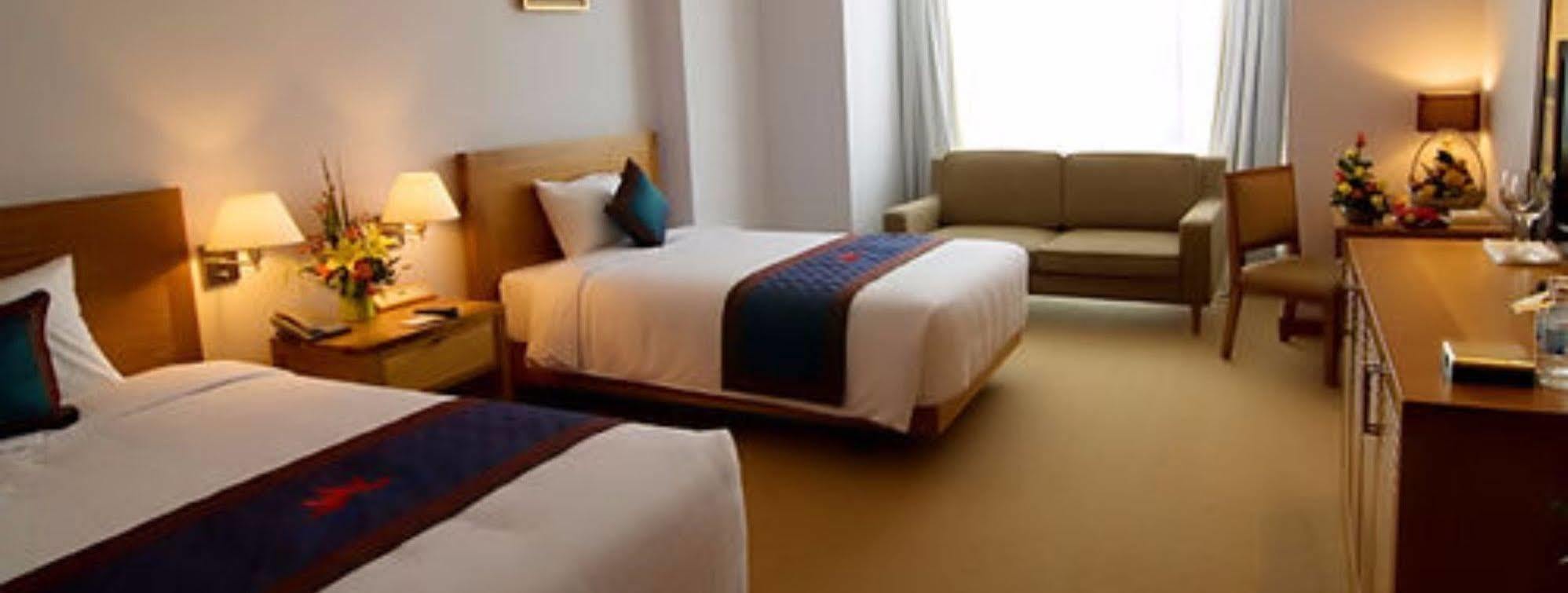 Petro Hotel Вунгтау Экстерьер фото